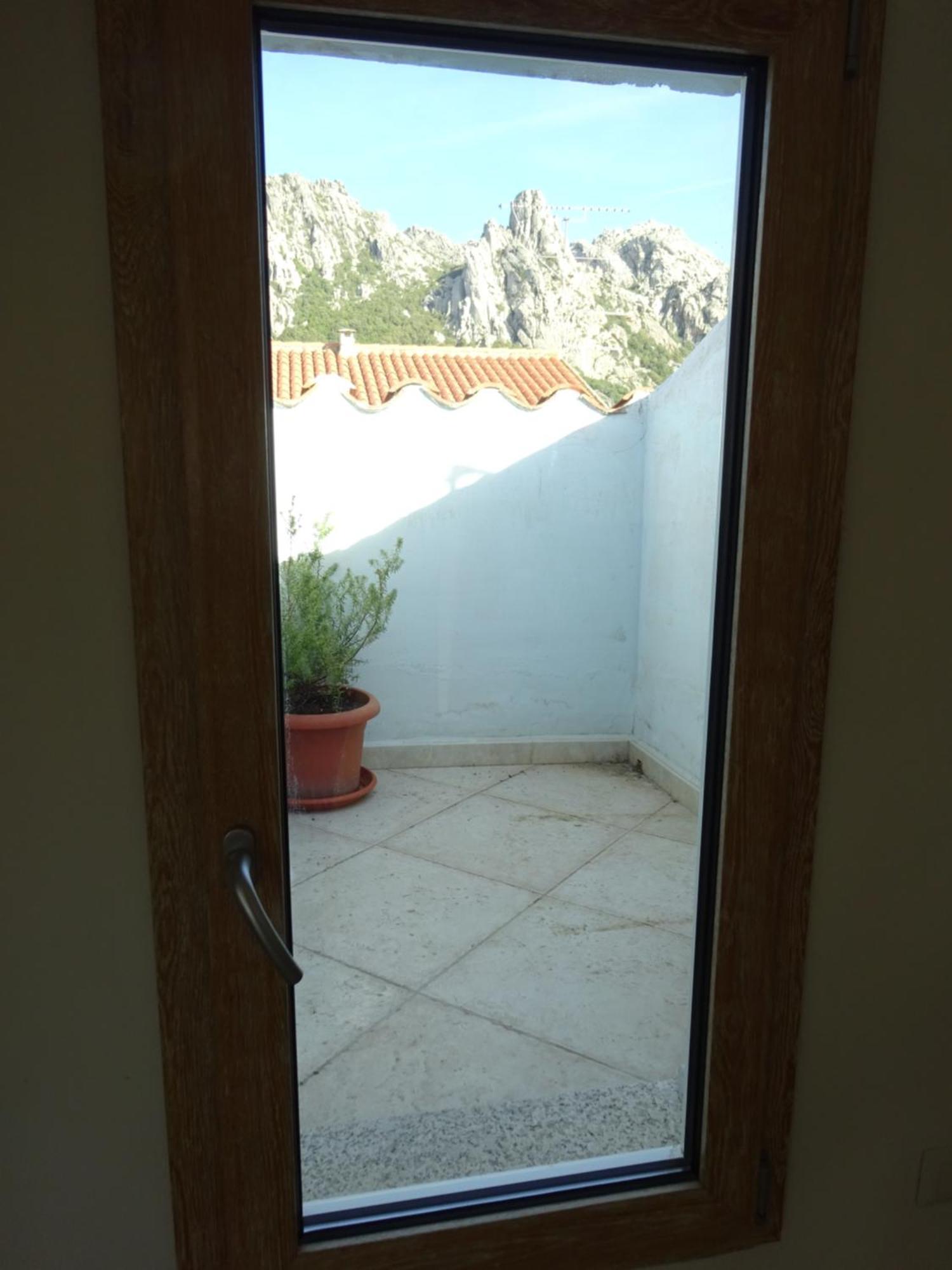 White - San Pantaleo Apartment Luaran gambar